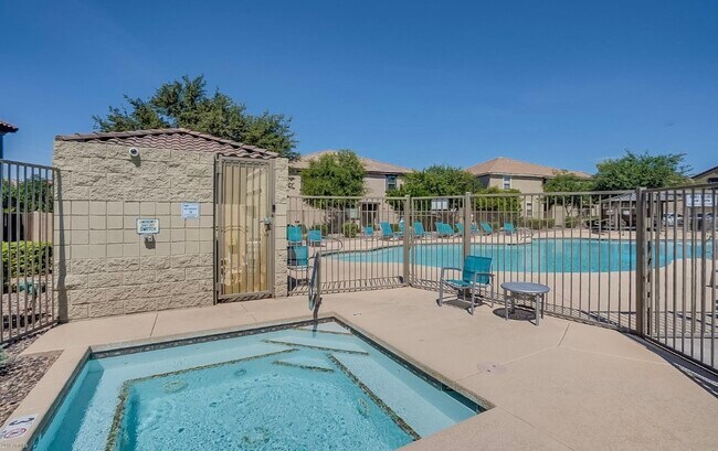 Building Photo - 1250 S Rialto