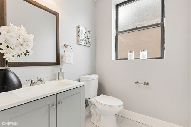 Building Photo - 414 E 44th St