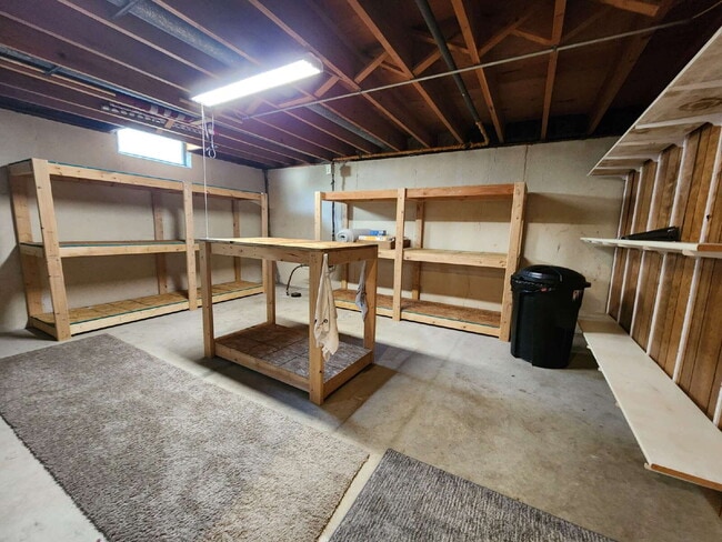 Building Photo - Hard to Find 3 Bedroom Ranch