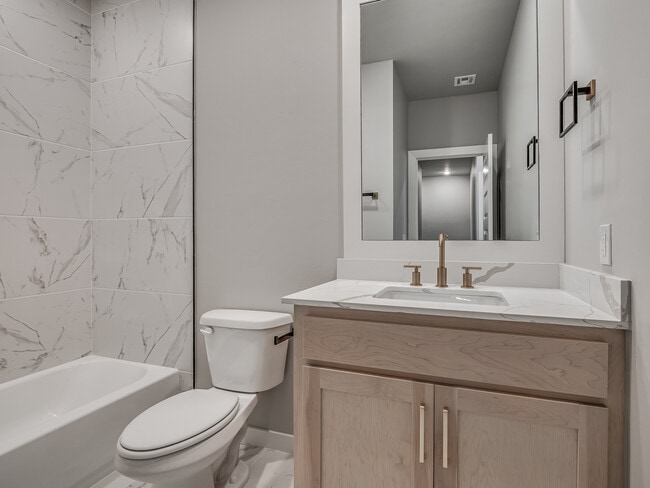 Building Photo - 11329 N Blackwelder Ave