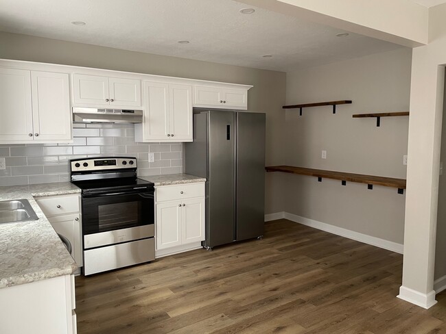 Building Photo - 1066 Northview Dr