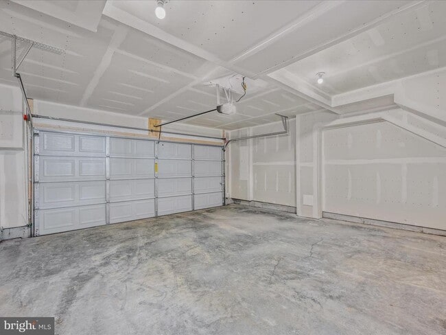 Building Photo - 1238 Cedar Vly Rd
