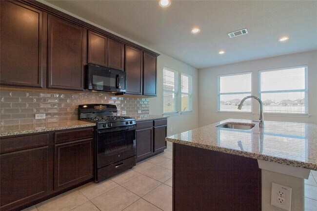 Building Photo - 6613 Wolf Pack Dr
