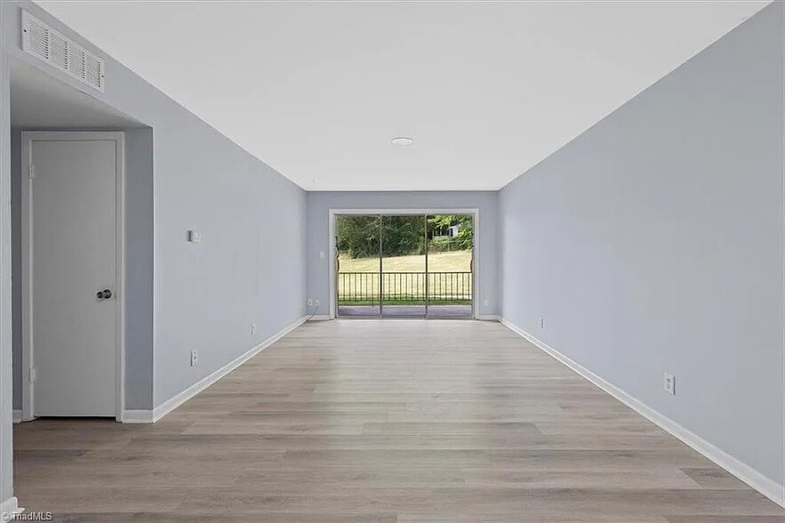 Building Photo - Room in Condo on North O.Henry Boulevard