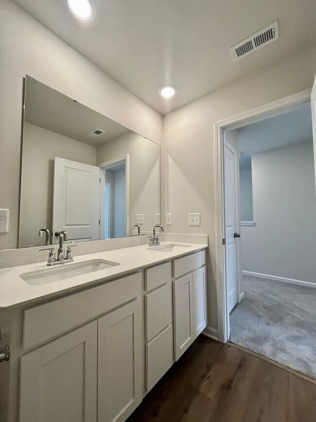 Building Photo - Brand New, 3 BR, 2.5 BA Townhome with Garage