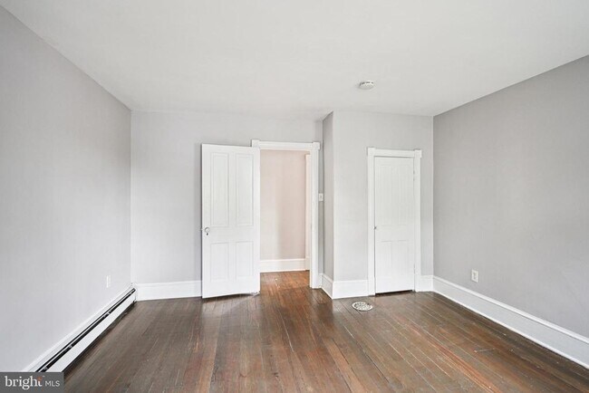 Building Photo - 134 S Main St