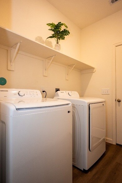 Building Photo - 5903 Grantgrala Dr