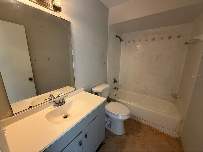 Building Photo - 5225 Via Hacienda Cir