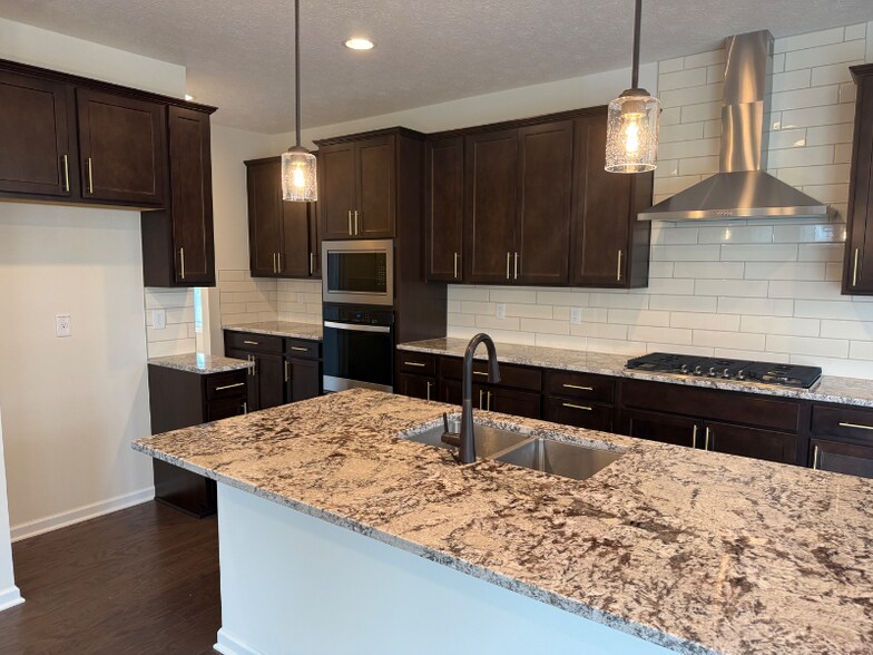Building Photo - 8580 Apricot Wy
