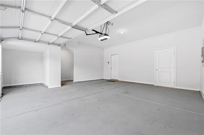 Building Photo - 2699 Cedar Pne Wy