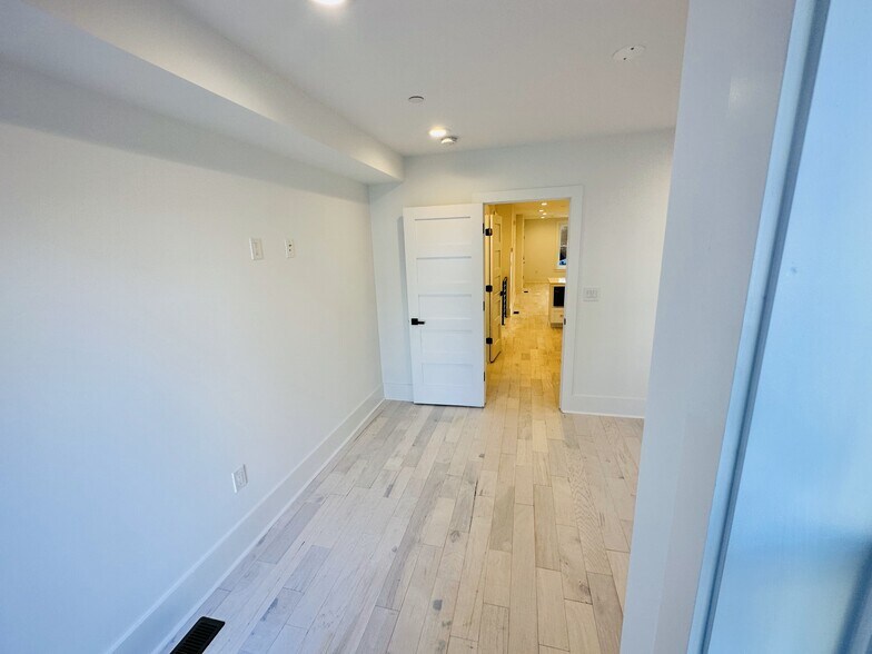 Building Photo - 1314 1/2 5th St NW