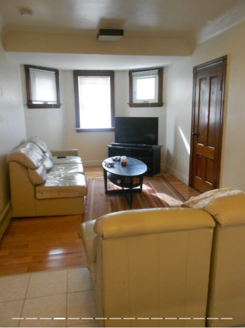 Building Photo - 65 Fairbanks St