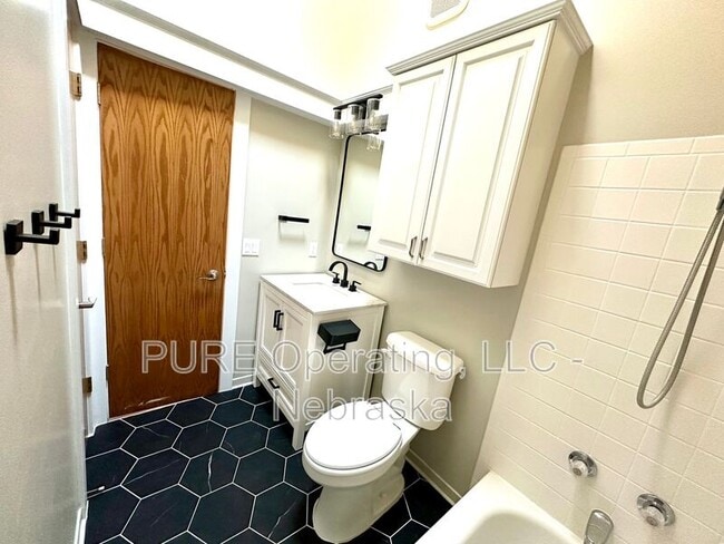 Building Photo - 8108 S 152nd Ave