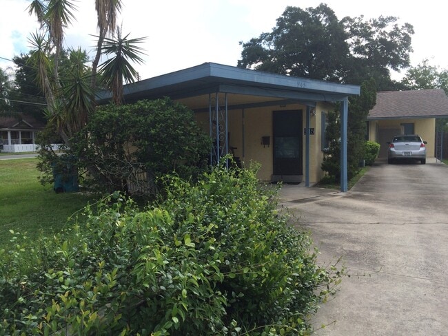 Building Photo - Beautiful 2x2 Downtown