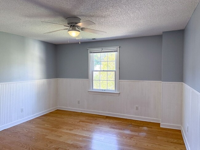 Building Photo - Gorgeous 4-Bedroom Home on a Cul-de-Sac wi...