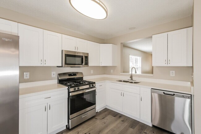 Building Photo - 6032 Pointe Pleasant Blvd