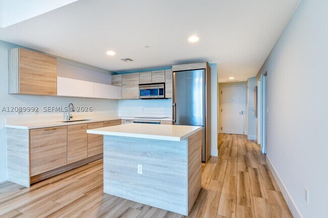 Building Photo - 16385 Biscayne Blvd
