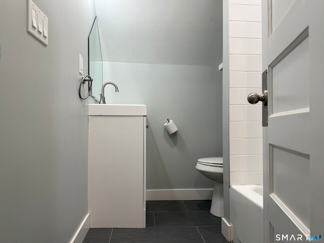 Building Photo - 7 Burritt Ave