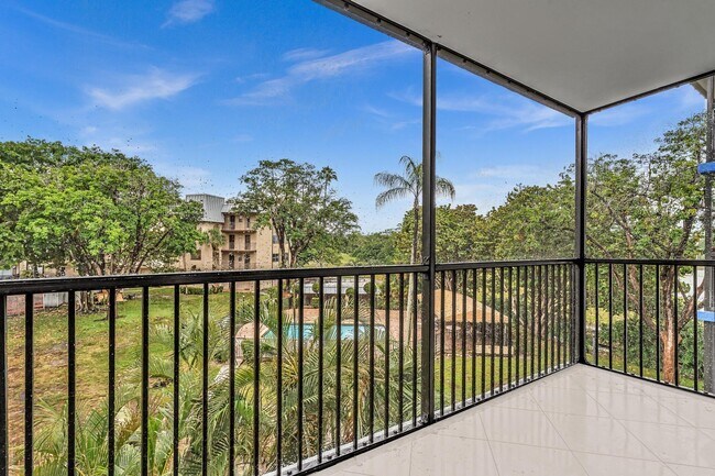 Building Photo - 5961 N Falls Circle Dr