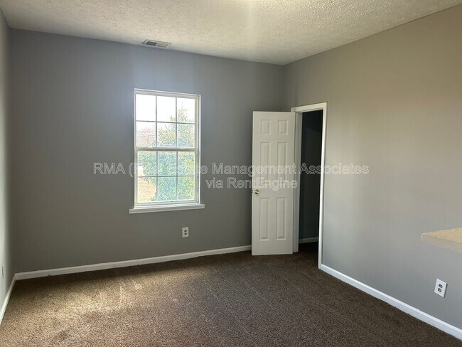 Building Photo - 113 W Tinsley St