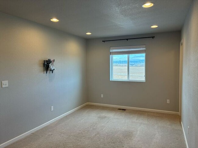 Building Photo - 3 Bed/2.5 Bath Home with Garage / Available Soon / Special Offer