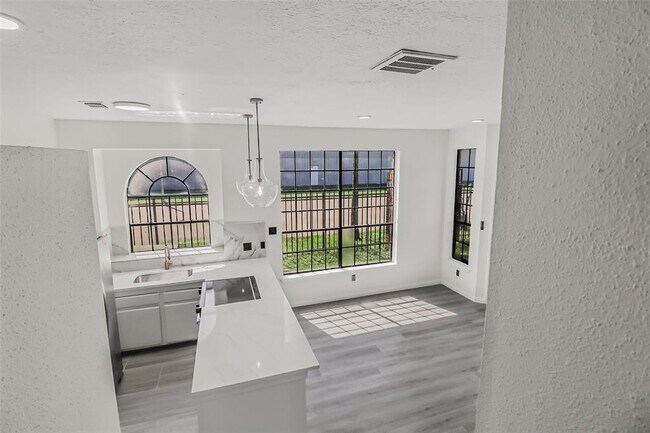 Building Photo - 8888 Benning Dr