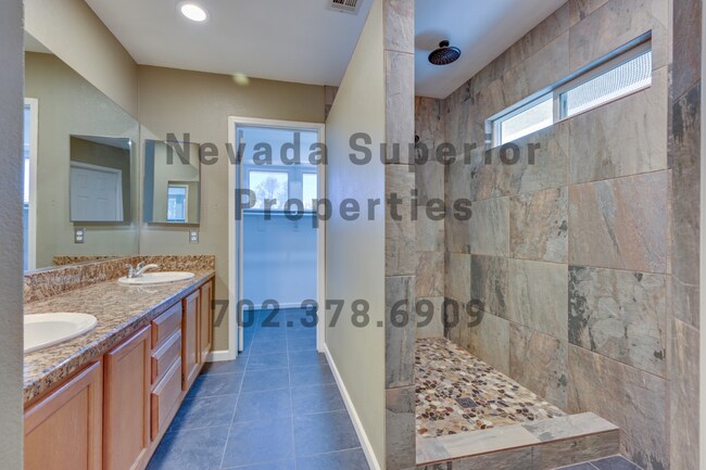 Building Photo - NW!!!  4 Bedrooms!!! Pool!! Spa!! Water Fa...