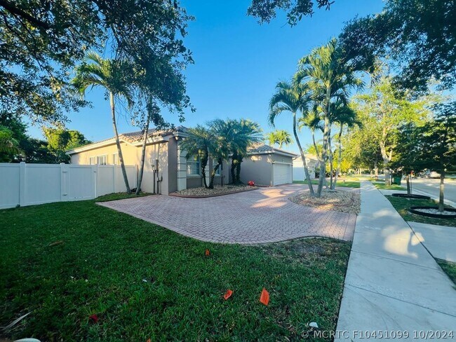 Building Photo - 12725 NW 18th Ct