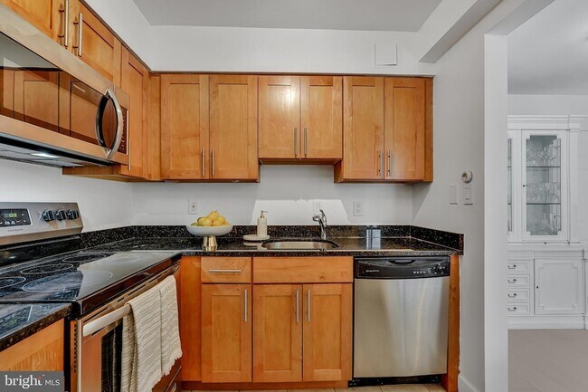Building Photo - 3401 38th St NW