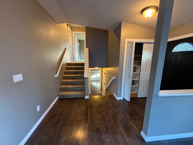 Building Photo - 503 N Yellowstone Ave