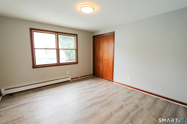 Building Photo - 17 Pinehurst Ave