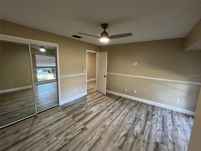 Building Photo - 1329 Medinah Ct