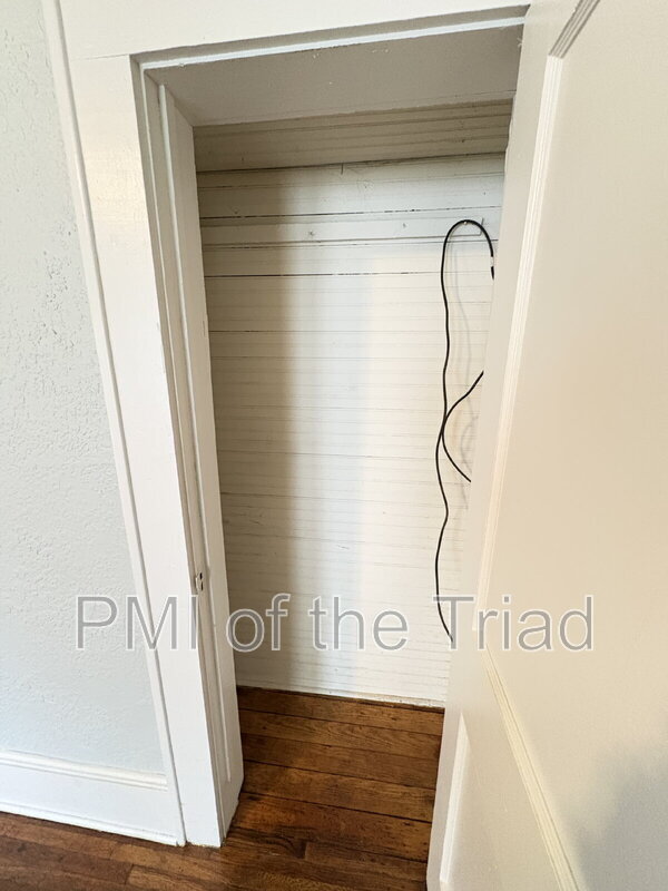 Building Photo - 1110 Adams St