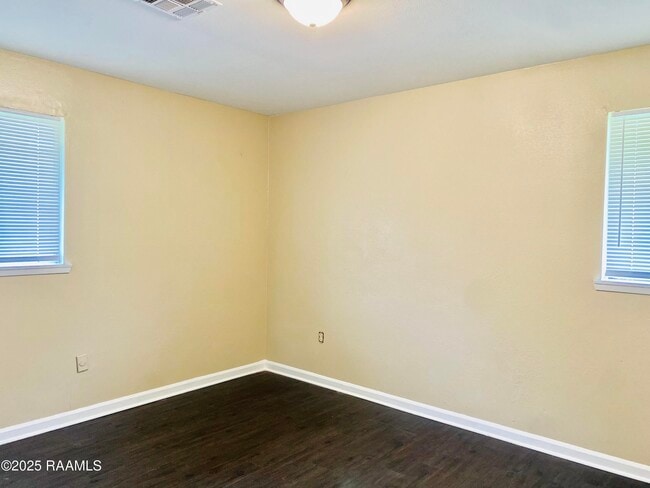Building Photo - 912 Choctaw Dr