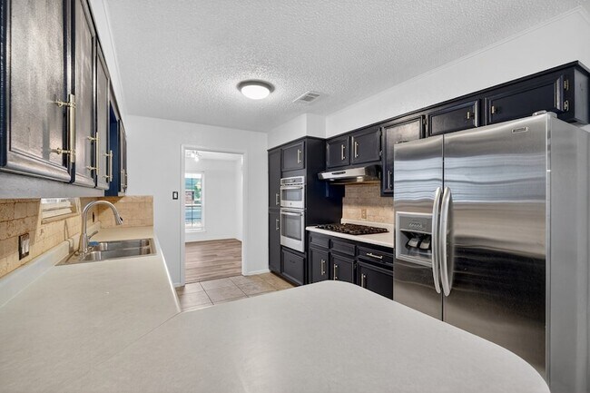 Building Photo - 2821 Metz Dr