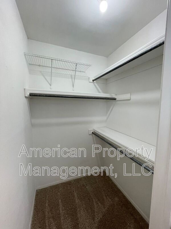 Building Photo - 6185 S Zunis Ave