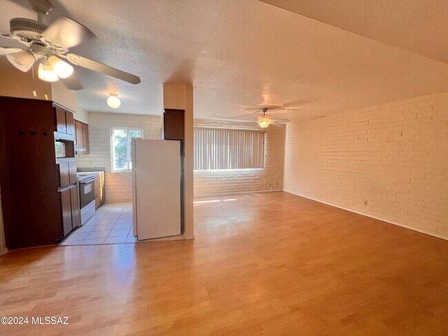 Building Photo - 8450 E Old Spanish Trail