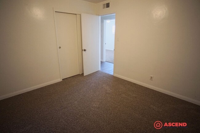 Building Photo - Charming Home in Central Bakersfield!