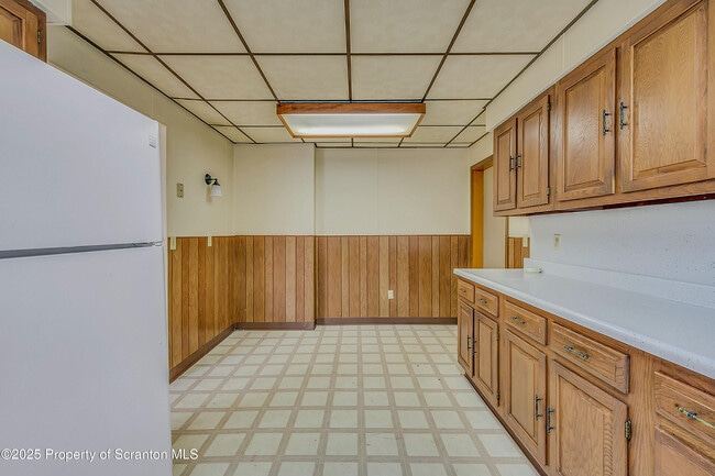 Building Photo - 398 Winola Ave