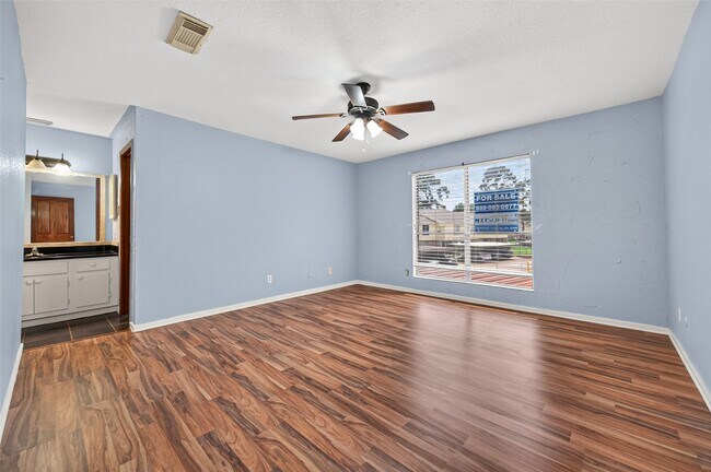 Building Photo - 14515 Wunderlich Dr