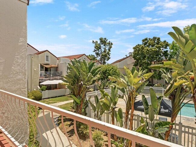 Building Photo - 10845 Camino Ruiz