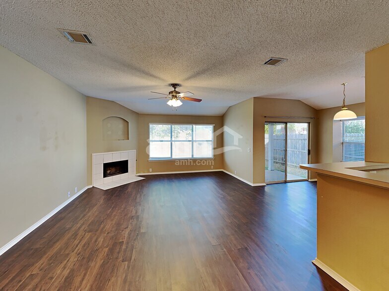 Building Photo - 1420 Mosscreek Dr