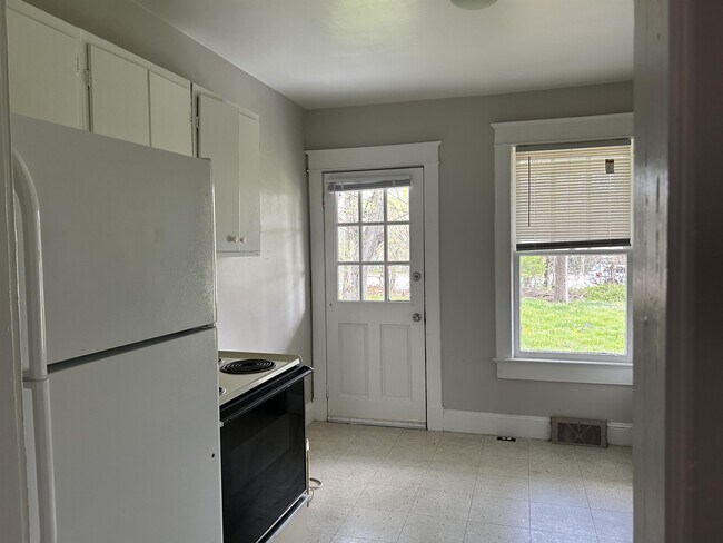 Building Photo - 224 East St