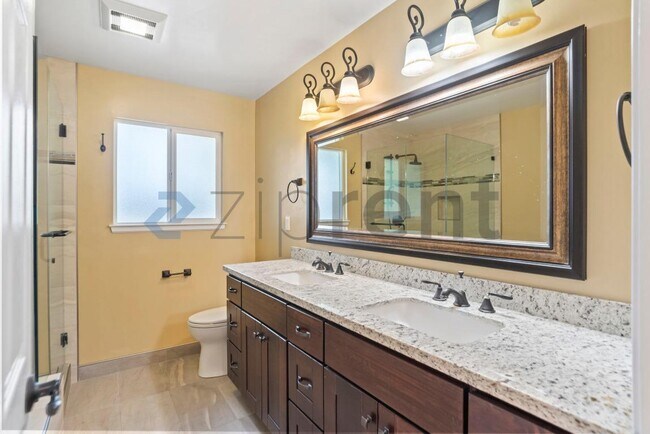 Building Photo - 3207 Forbes Ave