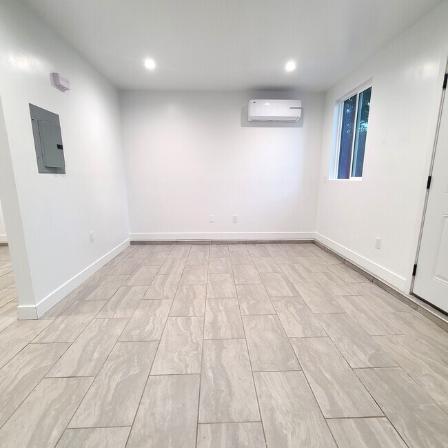 Building Photo - 7708 Etiwanda Ave