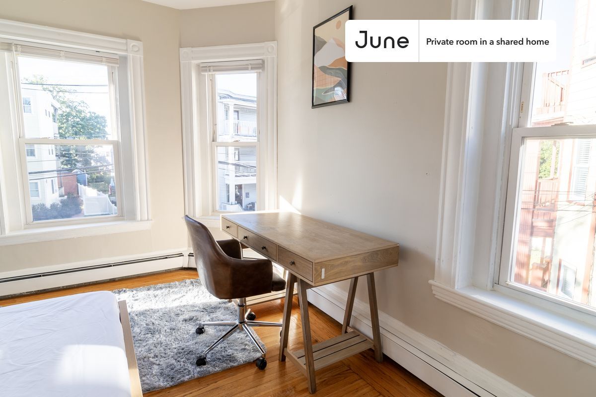 Building Photo - Room in Shared 4 bed/2 bath home in Allston
