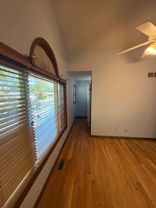 Building Photo - Beautiful Home in Peoria just off of Unive...