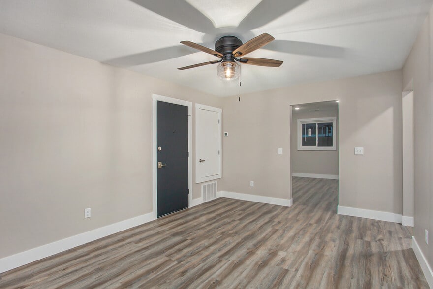 Building Photo - 174 S Fremont St NE