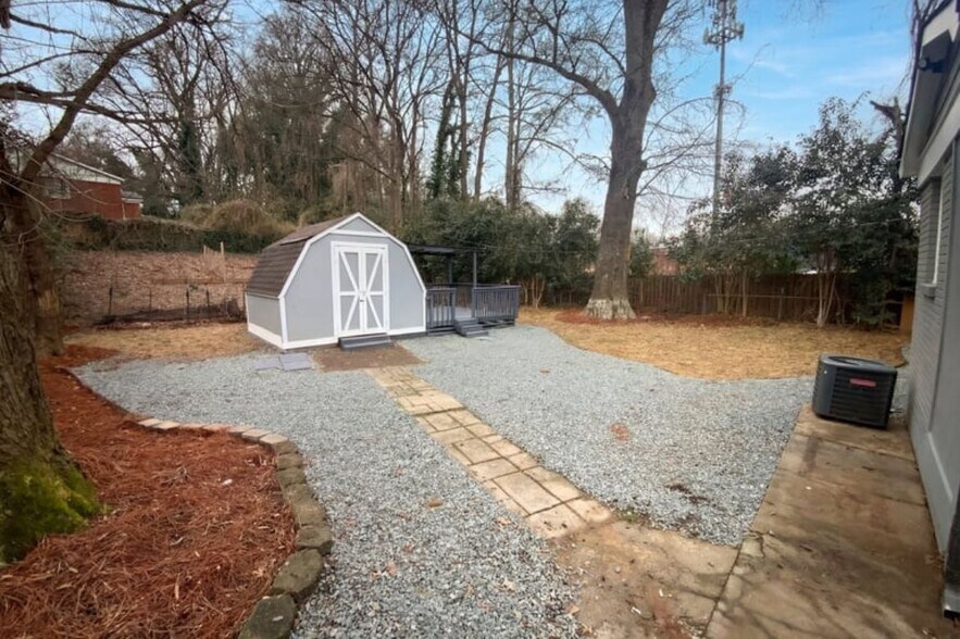 Building Photo - 2122 Kilborne Dr