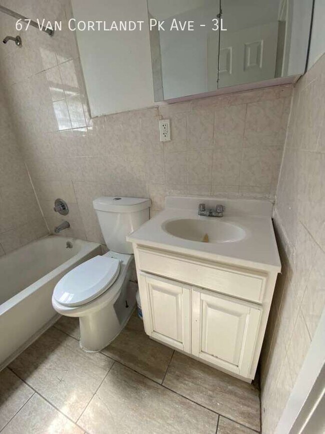 Building Photo - 67 Van Cortlandt Park Ave